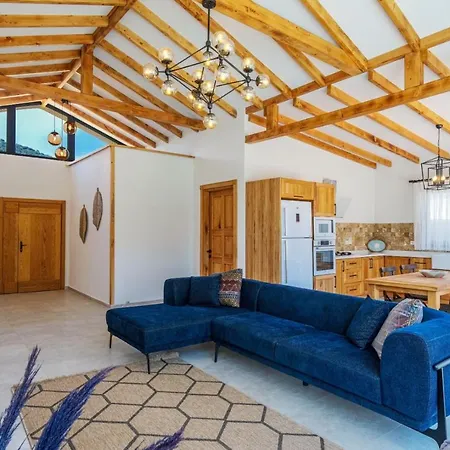 Demir 4* فتحية